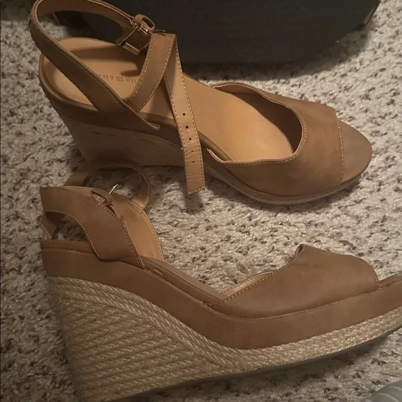 Tommy Hilfiger Wedge Sandals - Picture 4 of 6